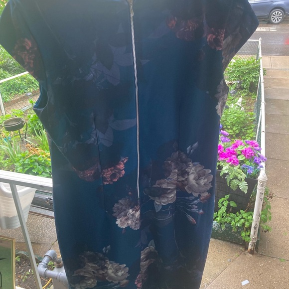 Cleo woman’s blue dress with flowers. - Picture 2 of 5